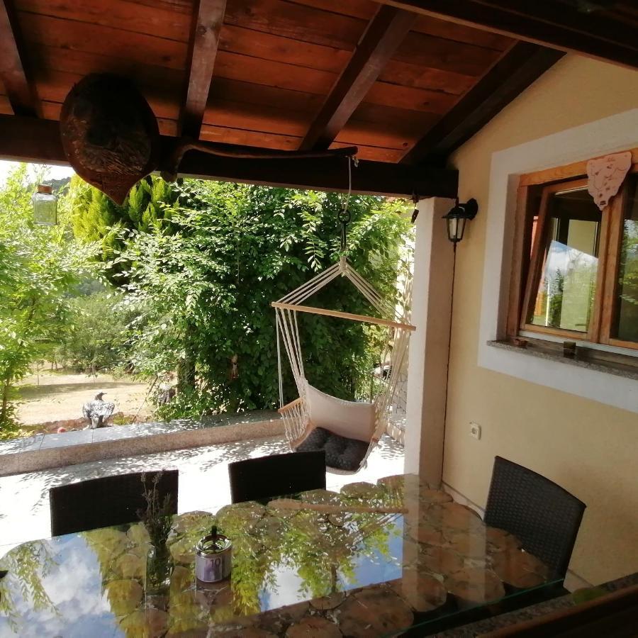 Holiday House Dol Cerovlje Exterior photo